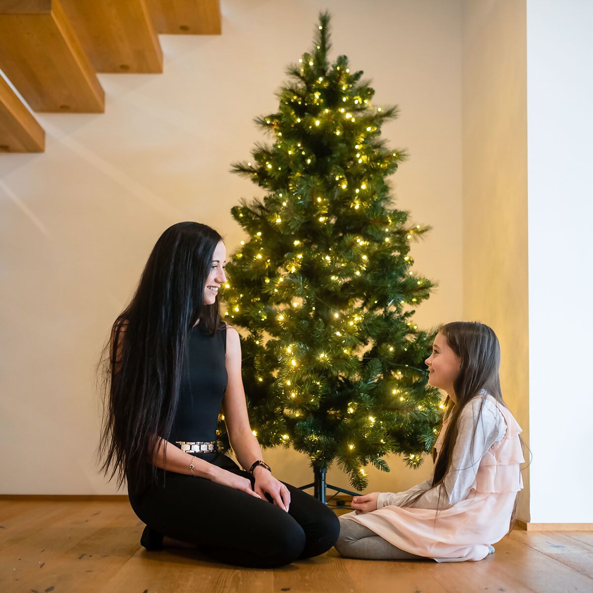Lichterketten am Weihnachtsbaum: Sicher und besinnlich